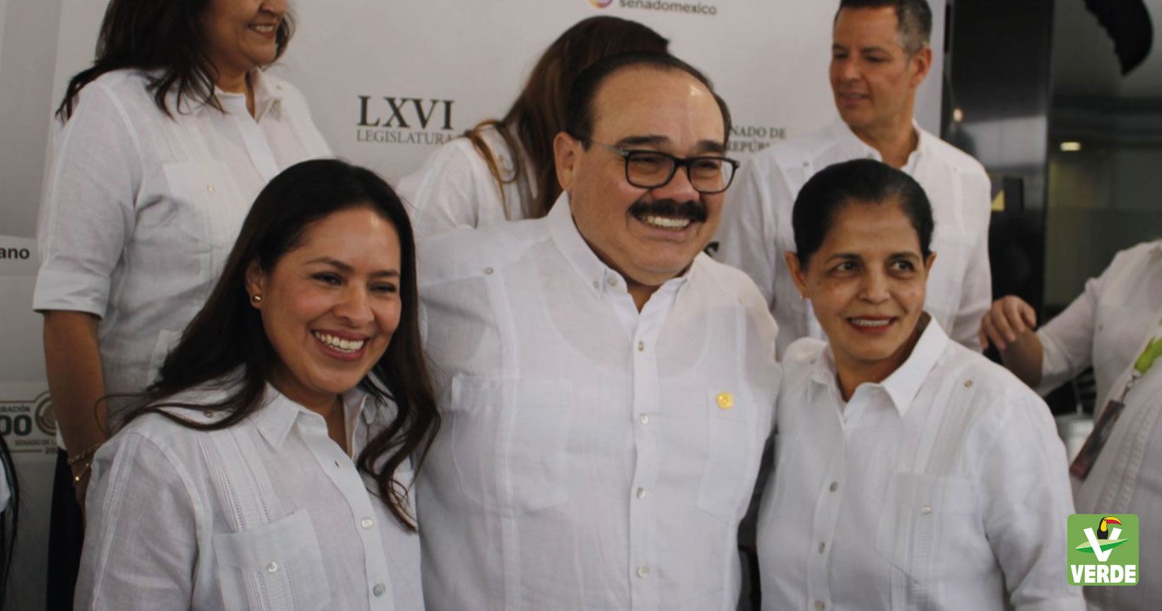 EL SENADO SE VISTE DE GUAYABERA PARA CELEBRAR EL ORGULLO DE YUCATÁN